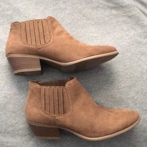 American Eagle booties